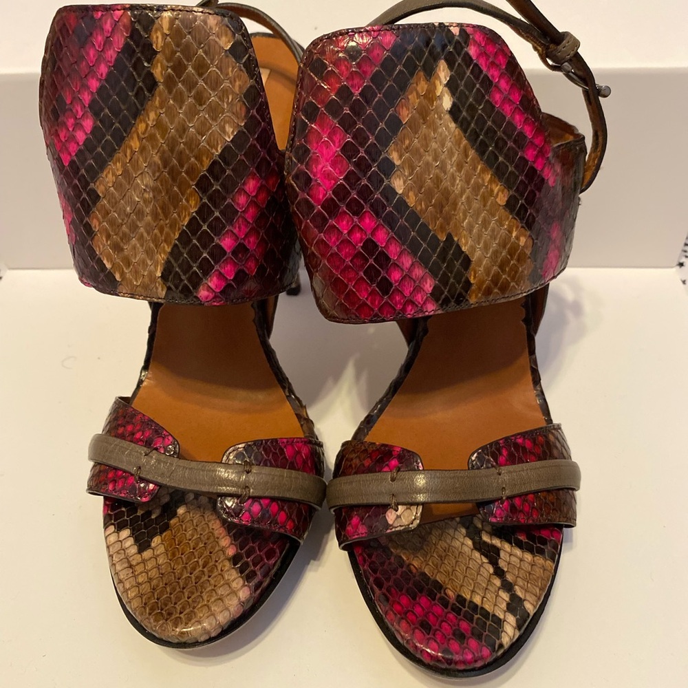 Stylish Women's Snakeskin Sandals